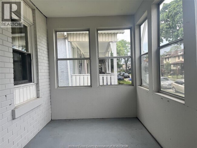 421 Josephine Ave in Windsor, ON - Building Photo - Building Photo