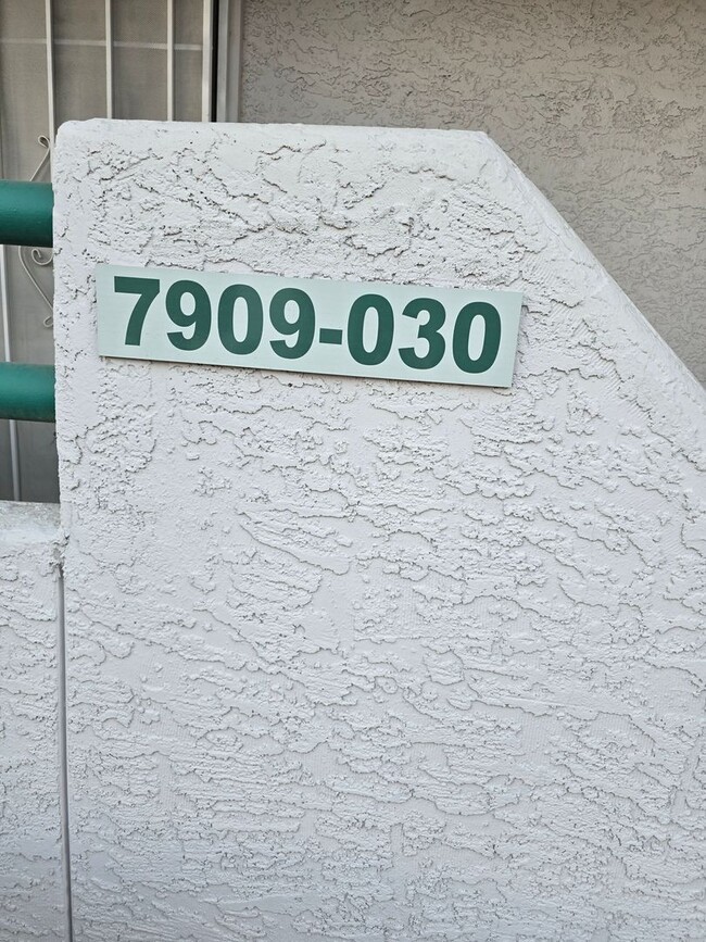 Beautiful 2 bedroom, 2 bath Condo available in Tucson, AZ - Building Photo - Building Photo