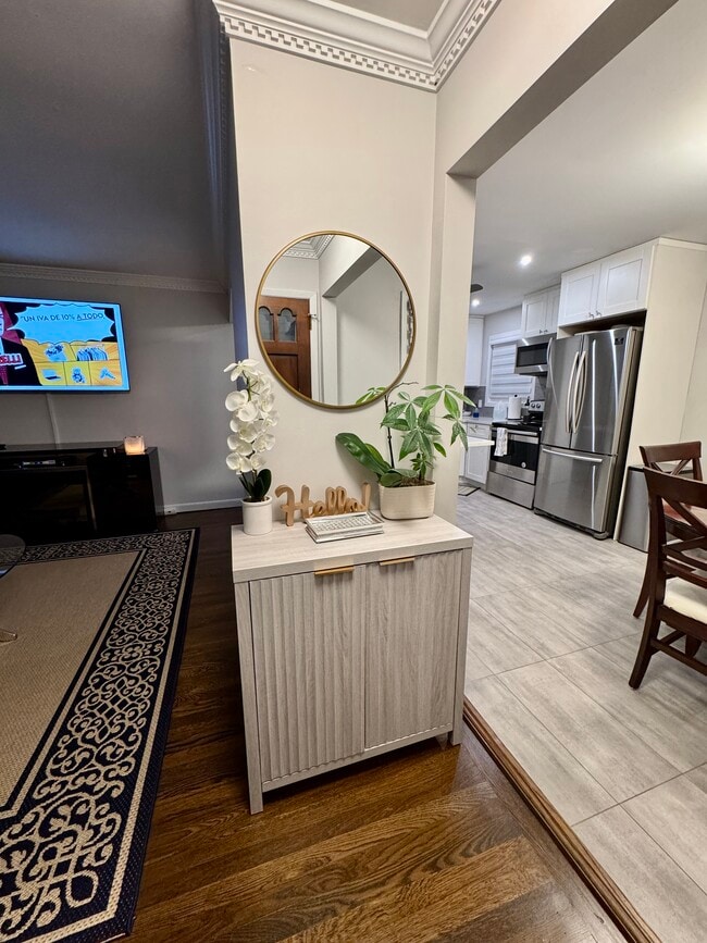 80 Hickory Rd in Port Washington, NY - Foto de edificio - Building Photo