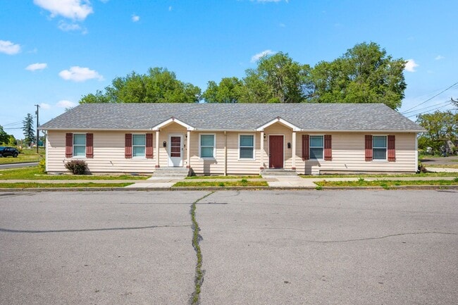 2903-2907 E 4th Ave