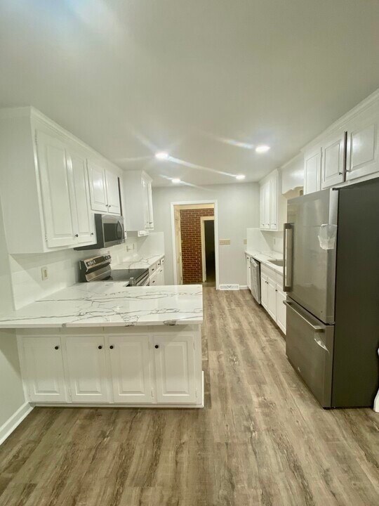 609 Sunset Ave in Apex, NC - Building Photo