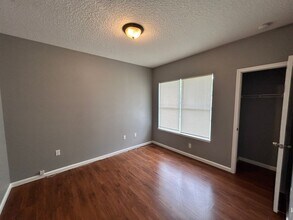 1070 Day Ave in Jacksonville, FL - Building Photo - Building Photo