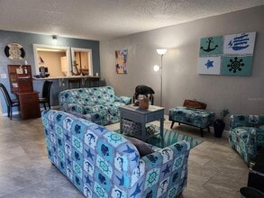 400 Auburn Dr in Daytona Beach, FL - Building Photo - Building Photo