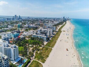 226 Ocean Dr in Miami Beach, FL - Building Photo - Building Photo