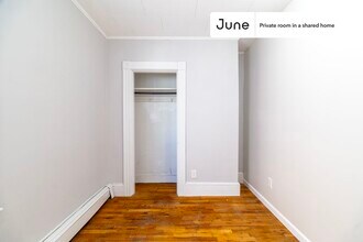 Private bedroom in 3 bed/1 bath Home in Boston, MA - Building Photo - Building Photo