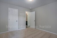 810 Kent Dr photo'