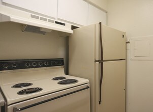 Brandon Oaks in Cypress, TX - Building Photo - Interior Photo