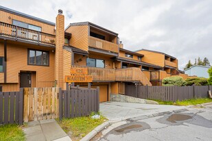 424 Marten St in Banff, AB - Building Photo