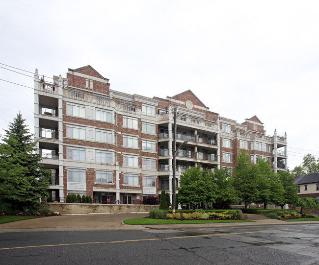 Kensington II in Toronto, ON - Building Photo - Primary Photo