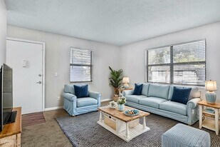 Hyde Grove in Jacksonville, FL - Building Photo