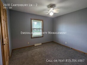 2608 Canterbury Ln in Rockford, IL - Building Photo - Building Photo
