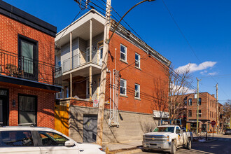2701 Dandurand Rue in Montréal, QC - Building Photo - Building Photo