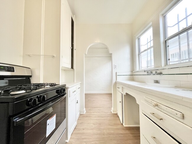 property at 1321 E 48th St