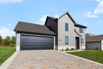 5663 Ralph Dobbs Way in Columbia, MO - Building Photo - Building Photo