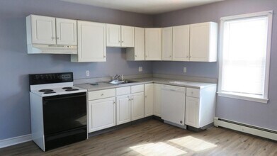 32 Lincoln Rd in Newton, MA - Building Photo - Building Photo
