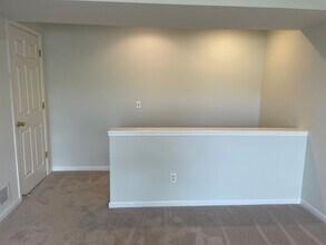 8221 N Annsbury Cir in Shelby Township, MI - Building Photo - Building Photo