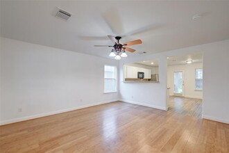 11331 Seven Sisters Dr in Tomball, TX - Building Photo - Building Photo