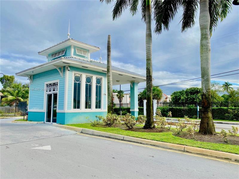 1790 NW 55th Ave in Lauderhill, FL - Building Photo