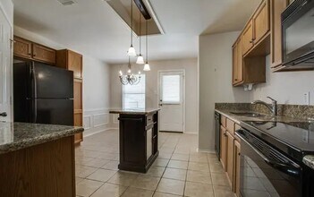 109 Burning Tr in Cibolo, TX - Building Photo - Building Photo
