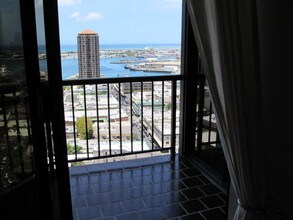 60 N Beretania St-Unit -APT 2601 in Honolulu, HI - Foto de edificio - Building Photo