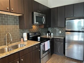 1900 Barton Springs Rd in Austin, TX - Building Photo - Building Photo
