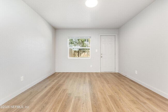 231 E 16th St, Unit 1 in Jacksonville, FL - Foto de edificio - Building Photo