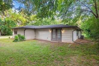 24 Sophia Dr in Pottsboro, TX - Foto de edificio - Building Photo