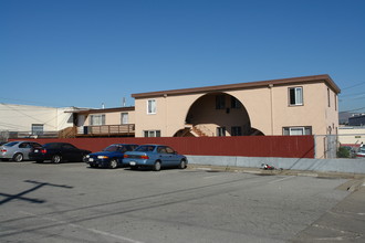 555 Mastick Ave in San Bruno, CA - Building Photo - Building Photo