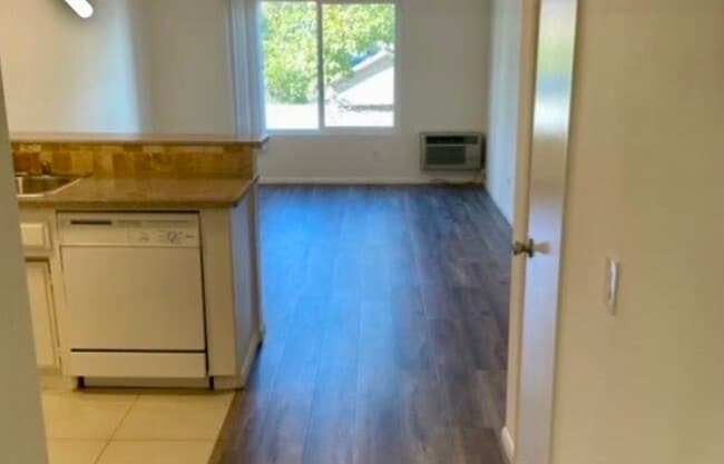 3845 Vinton Ave, Unit 3838 in Culver City, CA - Building Photo - Building Photo