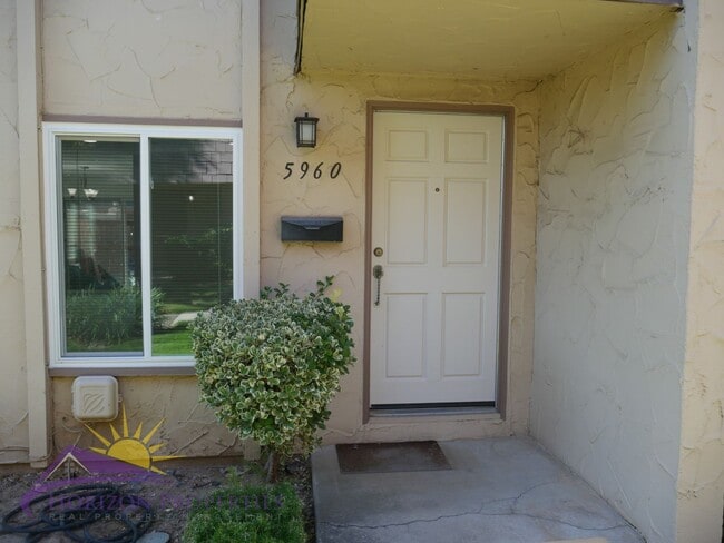 5960 Vía Casitas in Carmichael, CA - Building Photo - Building Photo