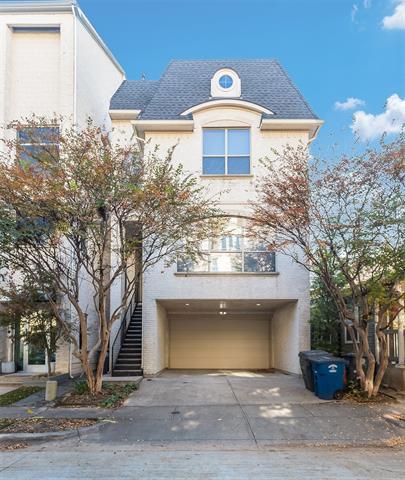 property at 2215 Worthington St