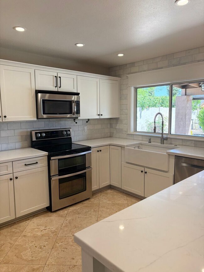 property at 4909 E Sweetwater Ave