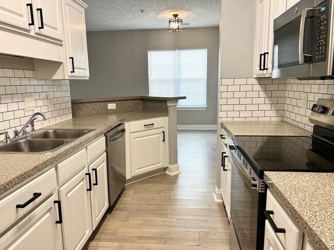 110 Fountain Pointe Ln, Unit 110 Fountain Pointe Lane in Myrtle Beach, SC - Foto de edificio - Building Photo