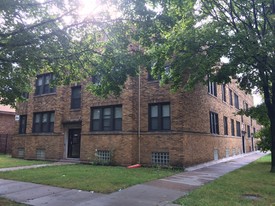 6600 S Maplewood Ave Apartamentos