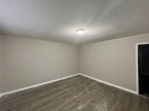 902 N Main St in Burlington, NC - Building Photo - Building Photo