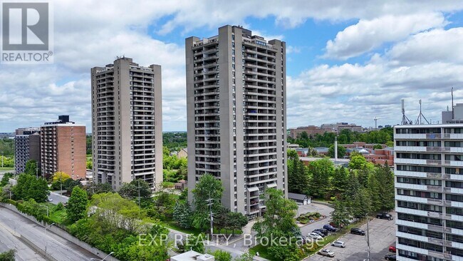 property at 1785-1785 Frobisher Ln