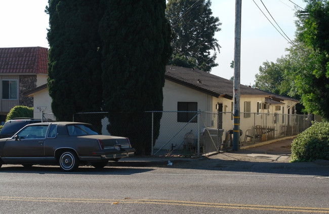 9015-9017 Campo Rd in Spring Valley, CA - Building Photo - Building Photo