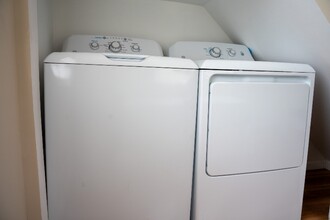 1209 Brooke Rd in Capitol Heights, MD - Foto de edificio - Building Photo