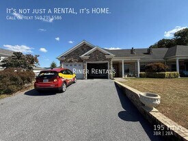 195 Titus Drive in Penn Laird, VA - Building Photo