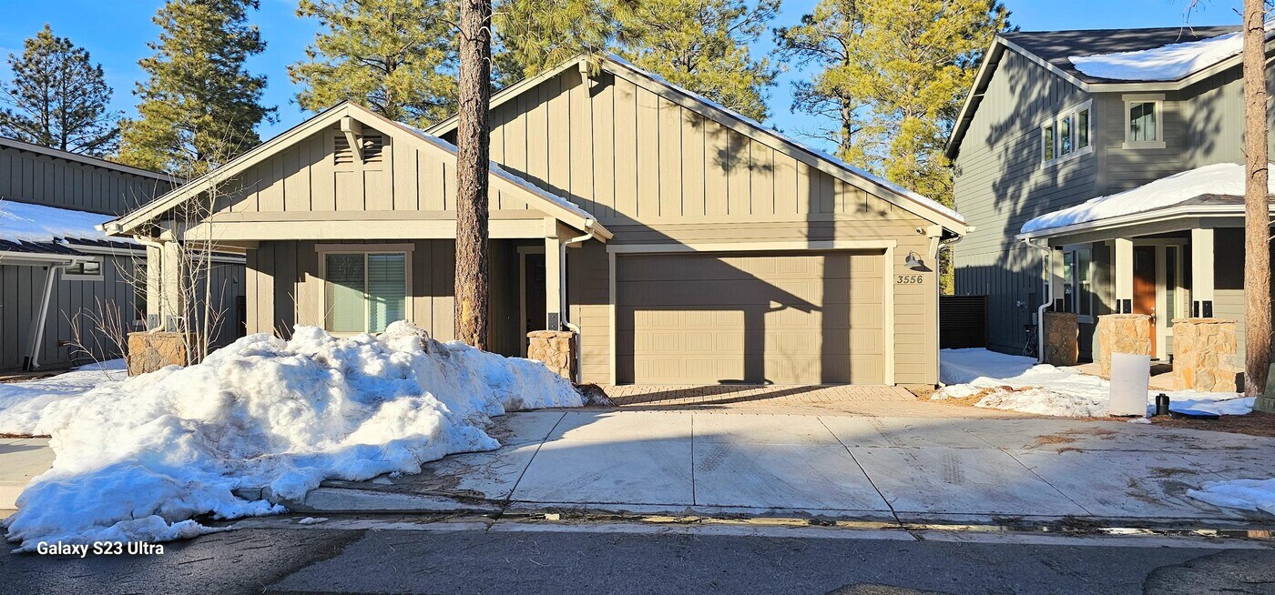 3556 W Altair Way in Flagstaff, AZ - Building Photo