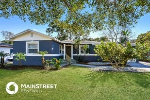 3750 28th Ave N in St. Petersburg, FL - Building Photo