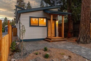 1355 NW Hartford Ave in Bend, OR - Building Photo