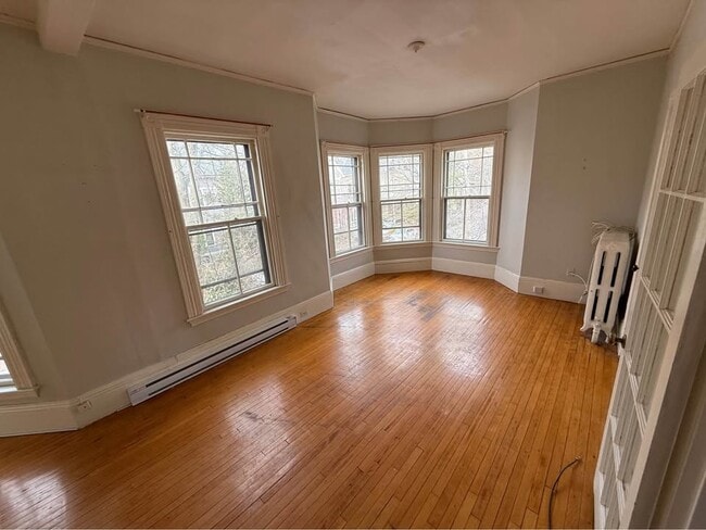 8 Hurlbut St, Unit 8-2 in Cambridge, MA - Foto de edificio - Building Photo