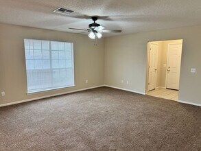 5426 Ricci St in Wichita Falls, TX - Foto de edificio - Building Photo