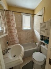 164 Boylston St, Unit #3 in Boston, MA - Building Photo - Building Photo