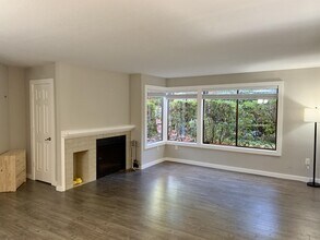 1344 Bellevue Way NE in Bellevue, WA - Building Photo - Building Photo
