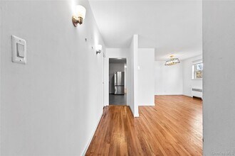 200-04 39th Ave in Queens, NY - Building Photo - Building Photo