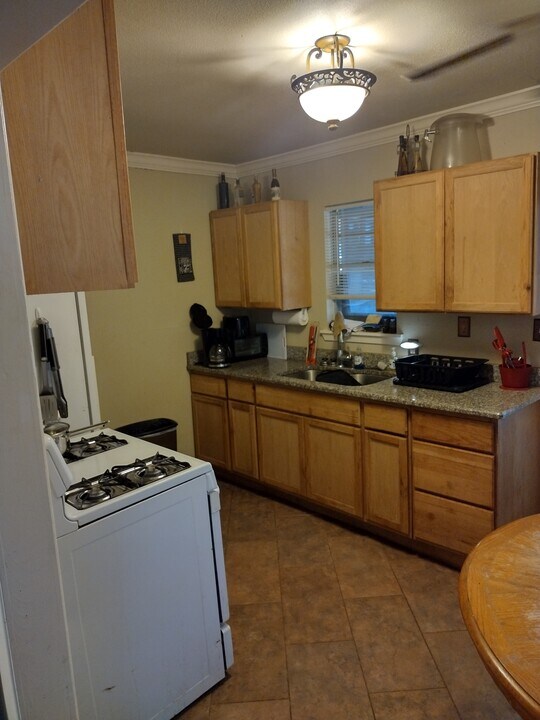 9982 Torama Dr in Wills Point, TX - Foto de edificio