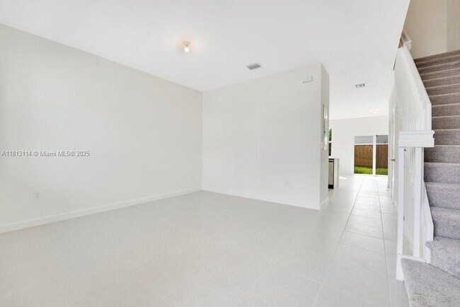 2805 SE 26th Ave in Homestead, FL - Building Photo - Building Photo