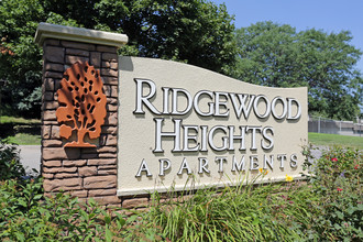 Ridgewood Heights Apartments in Omaha, NE - Building Photo - Building Photo